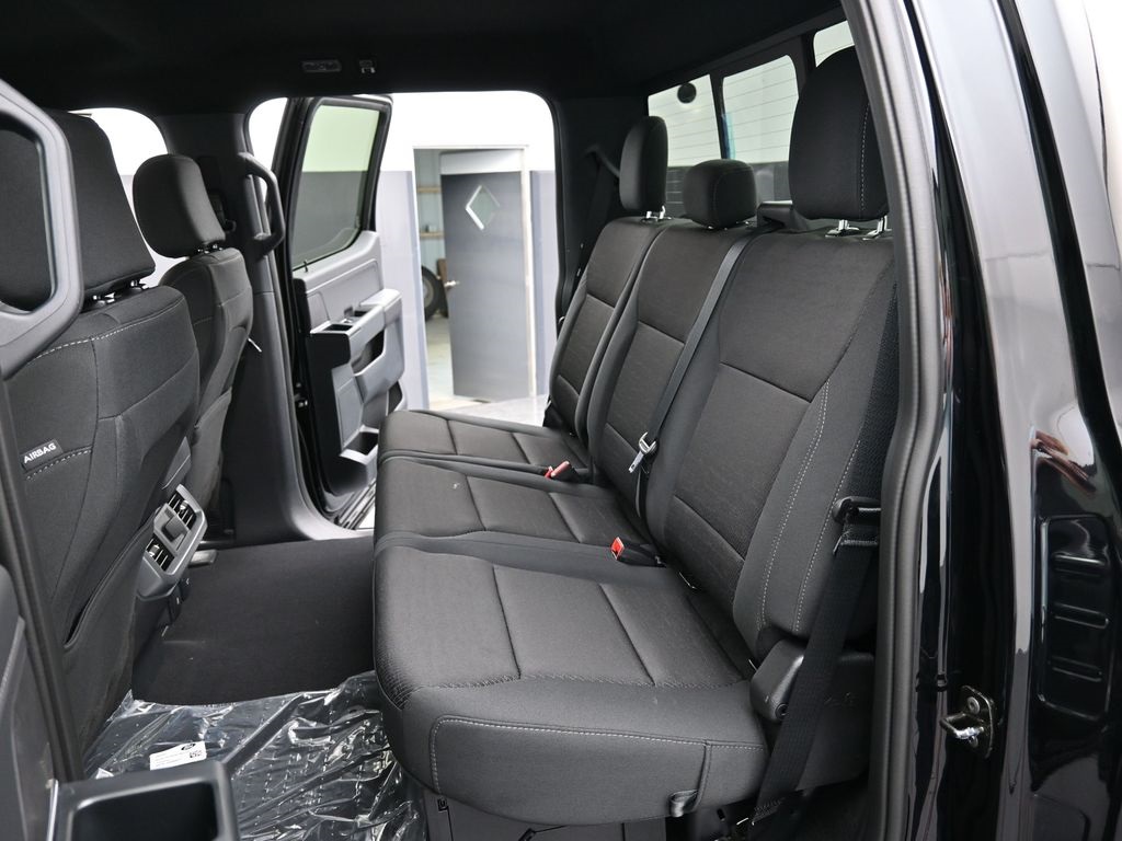 2025 Ford F-150 XLT photo 19