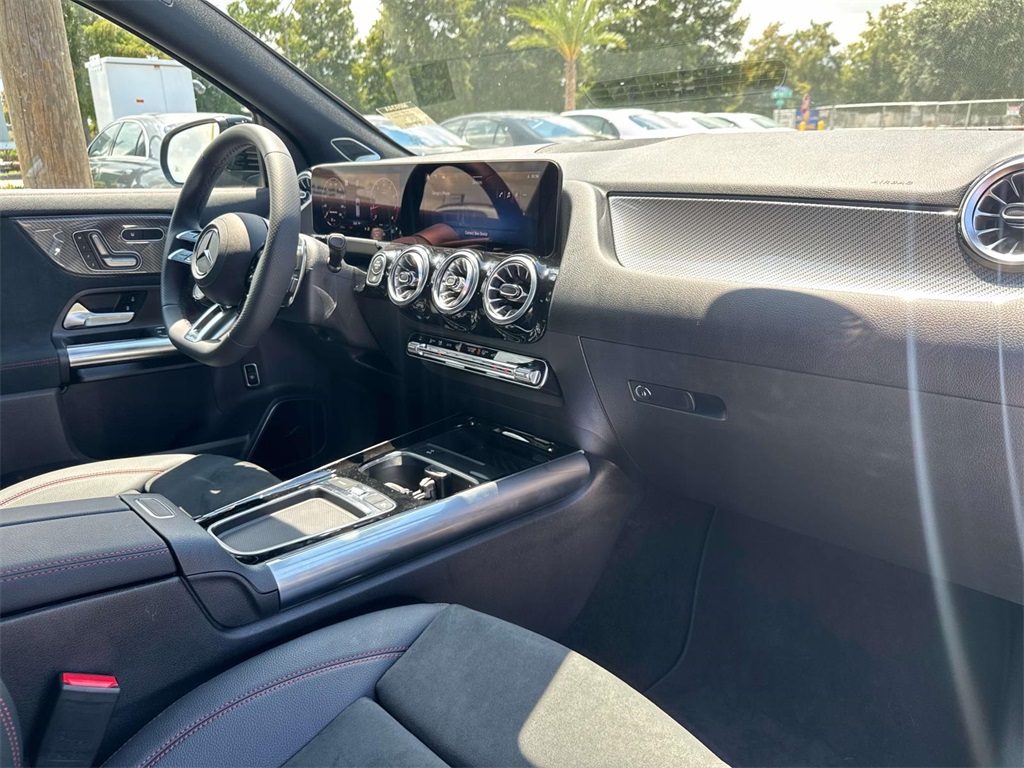 2025 Mercedes Benz GLA AMG 35 4MATIC photo 13