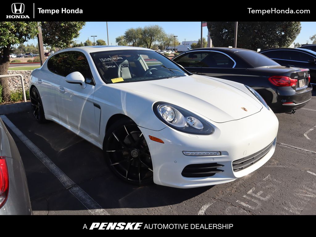 2015 Porsche Panamera Base's photo