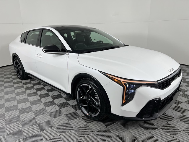 2025 Kia K4 GT-Line's photo