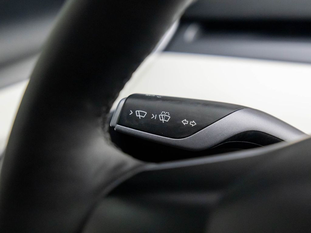 2023 Tesla Model 3 Performance photo 25