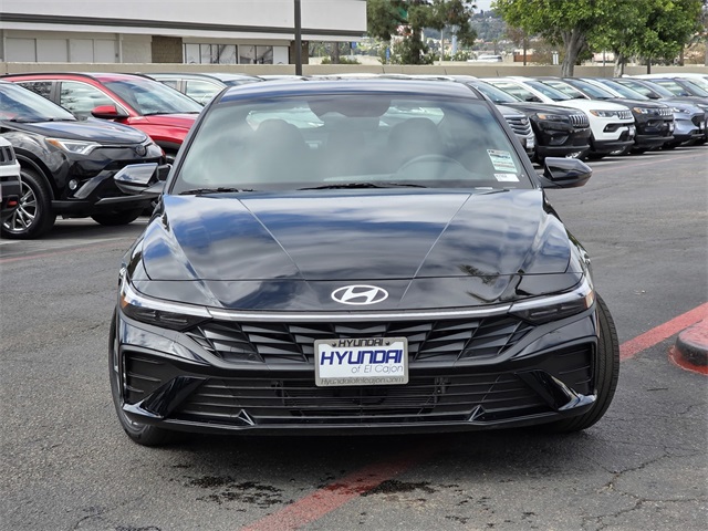 2025 Hyundai Elantra Hybrid SEL Sport photo 2