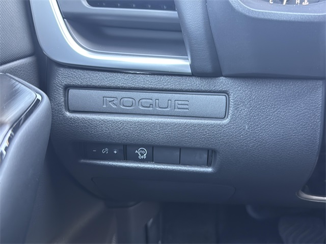 2026 Nissan Rogue S photo 9