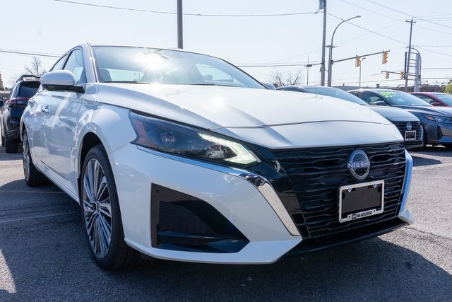 2025 Nissan Altima 2.5 SL photo 3