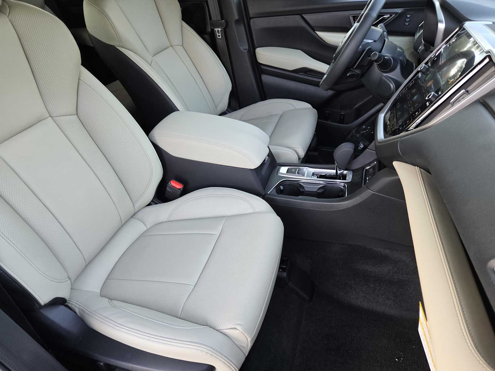 2025 Subaru Ascent Limited photo 4