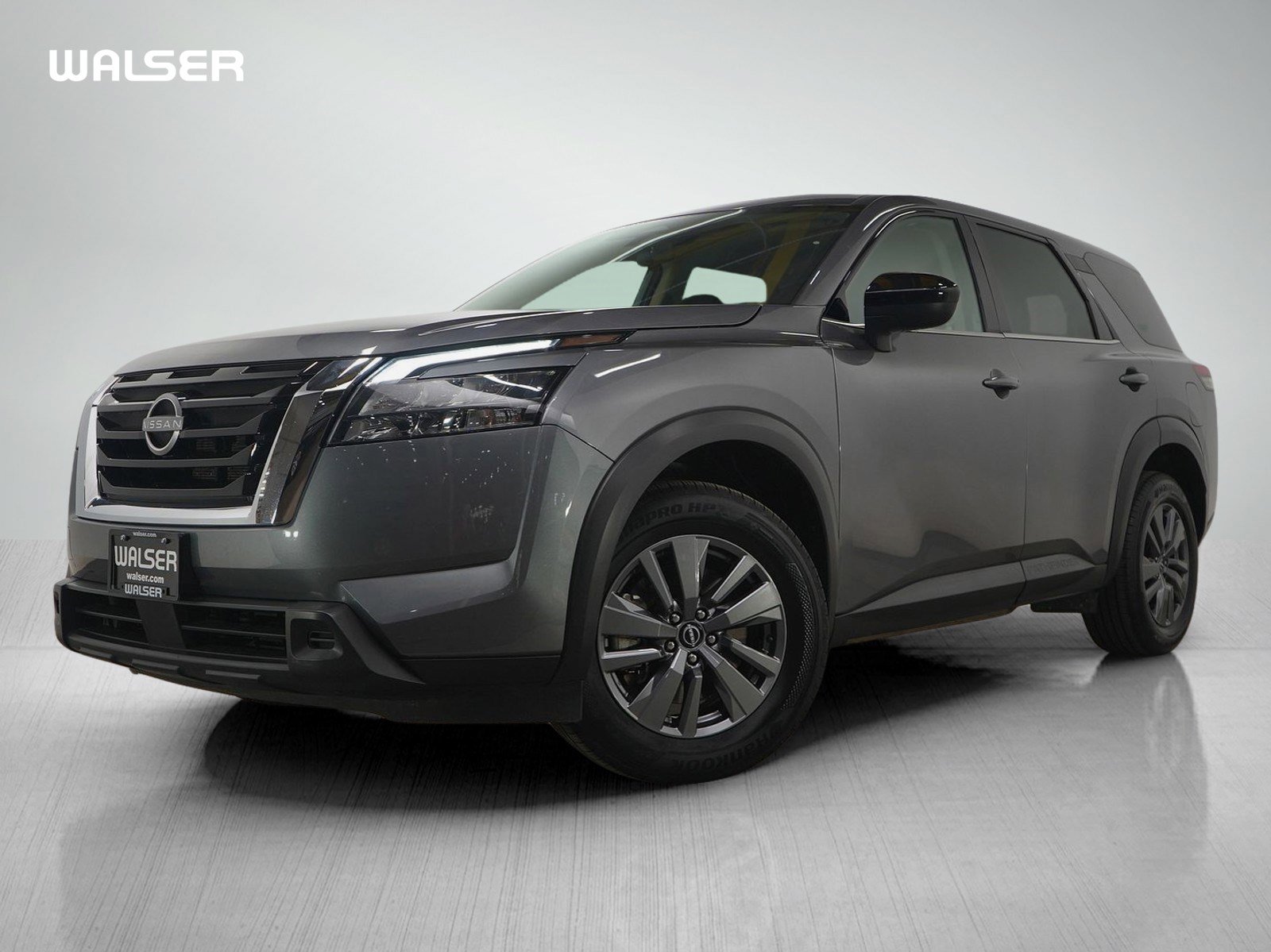 2024 Nissan Pathfinder S's photo