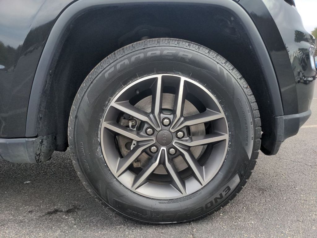 2022 Jeep Cherokee Limited photo 9