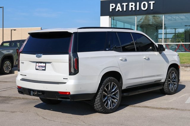 Used 2021 White Cadillac Sport image 3