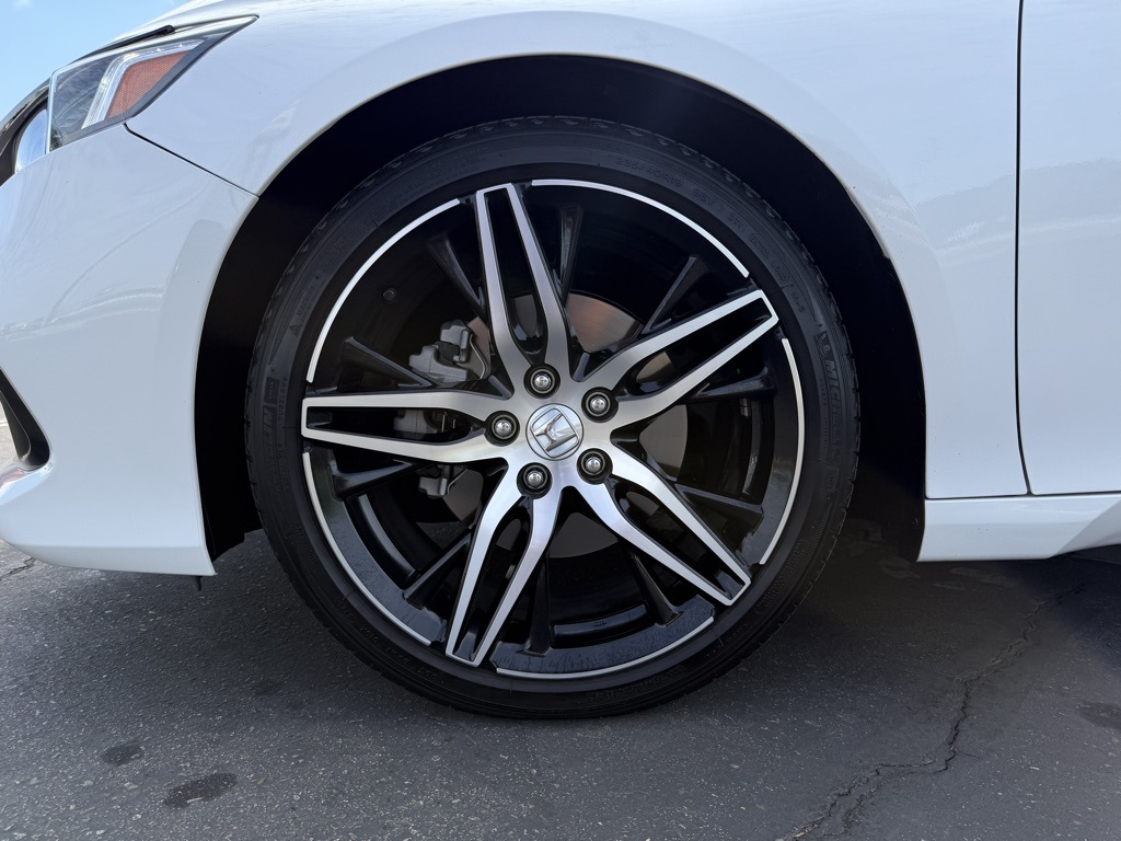 2021 Honda Accord Touring 2.0T photo 2