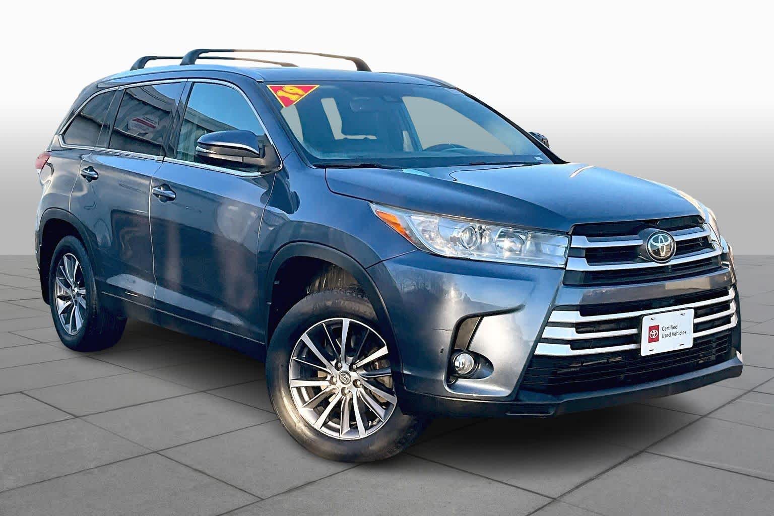 2019 Toyota Highlander XLE photo 2