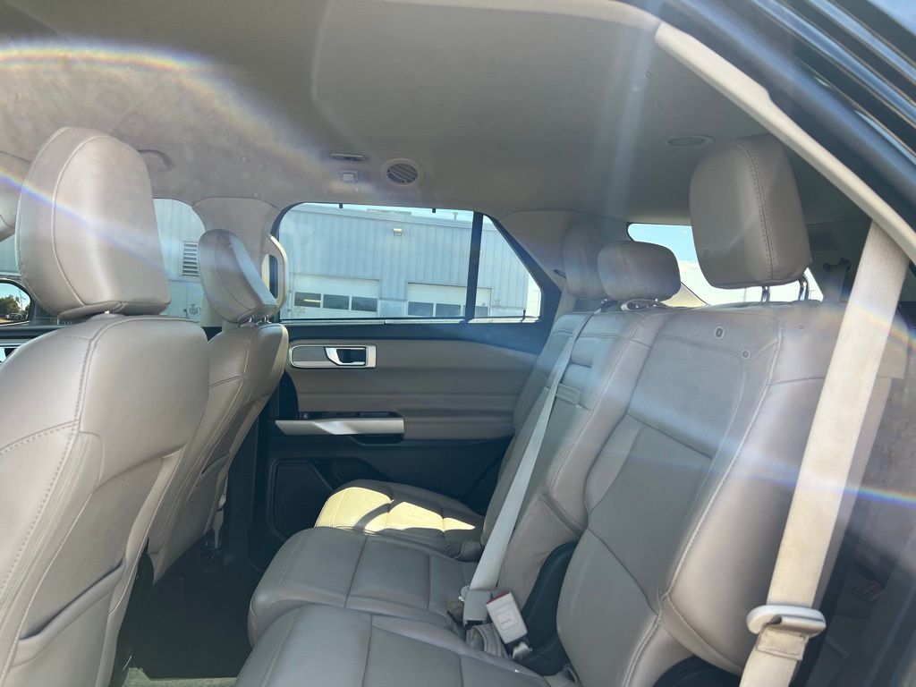 2022 Ford Explorer Limited photo 13