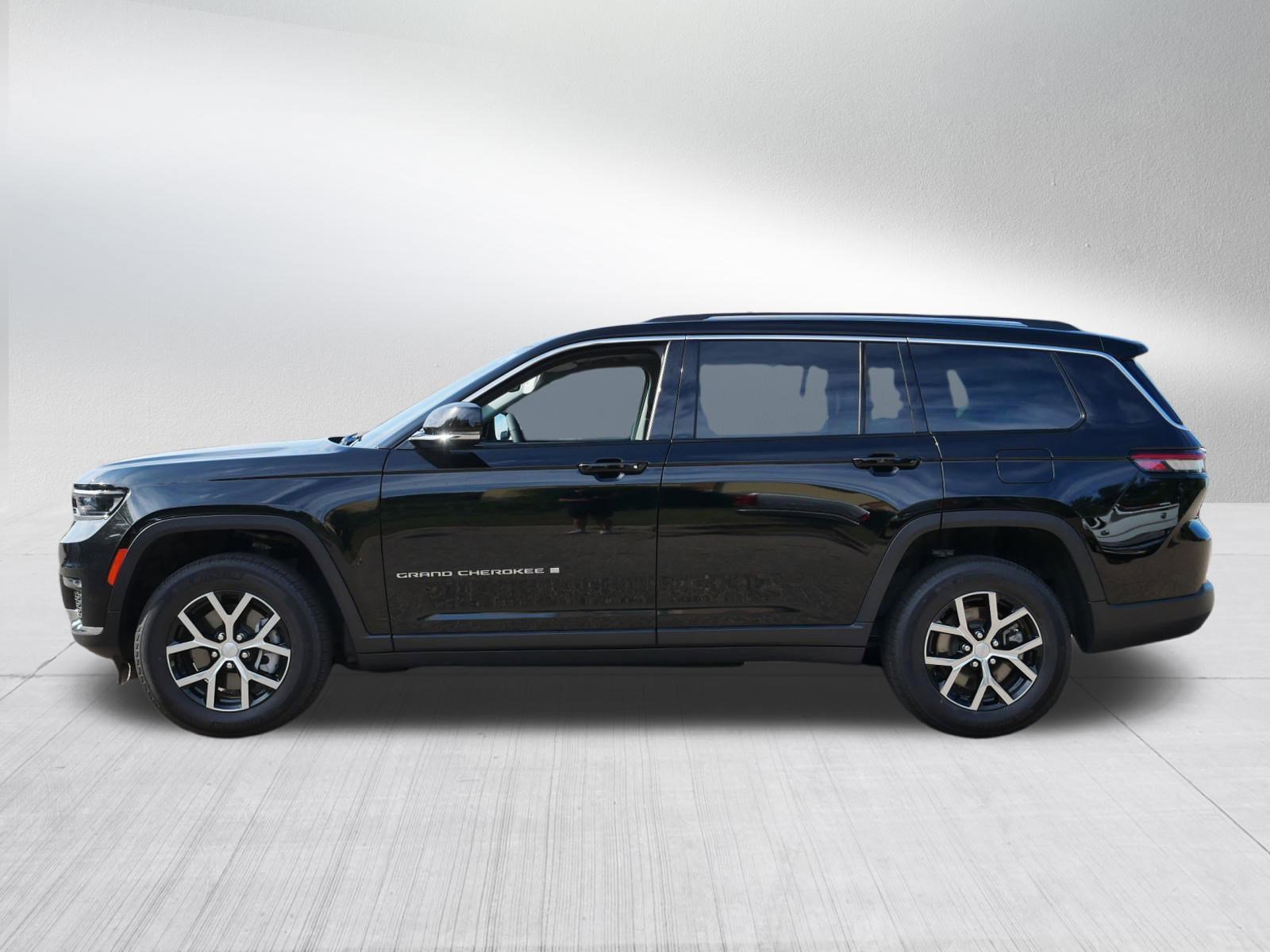 2023 Jeep Grand Cherokee Limited photo 3