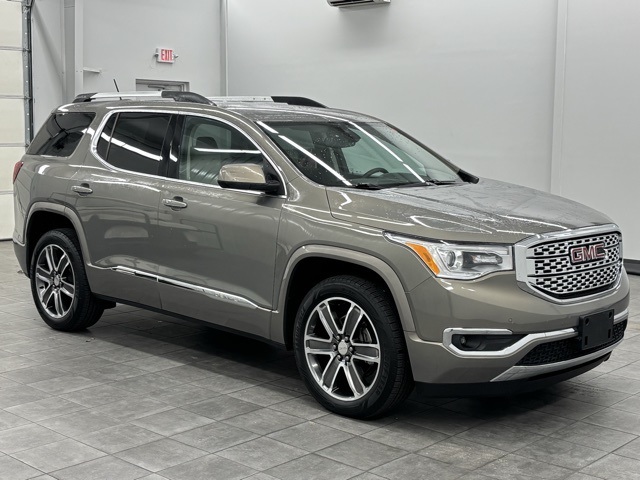 2019 GMC Acadia Denali's photo