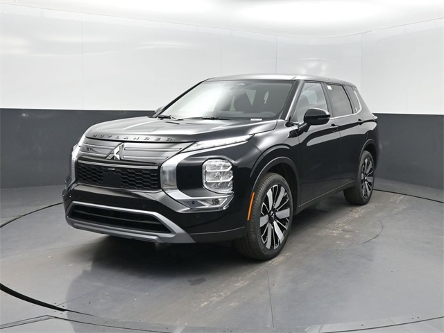 2025 Mitsubishi Outlander SE's photo