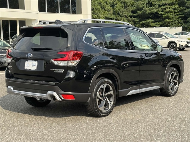 2022 Subaru Forester Touring photo 3