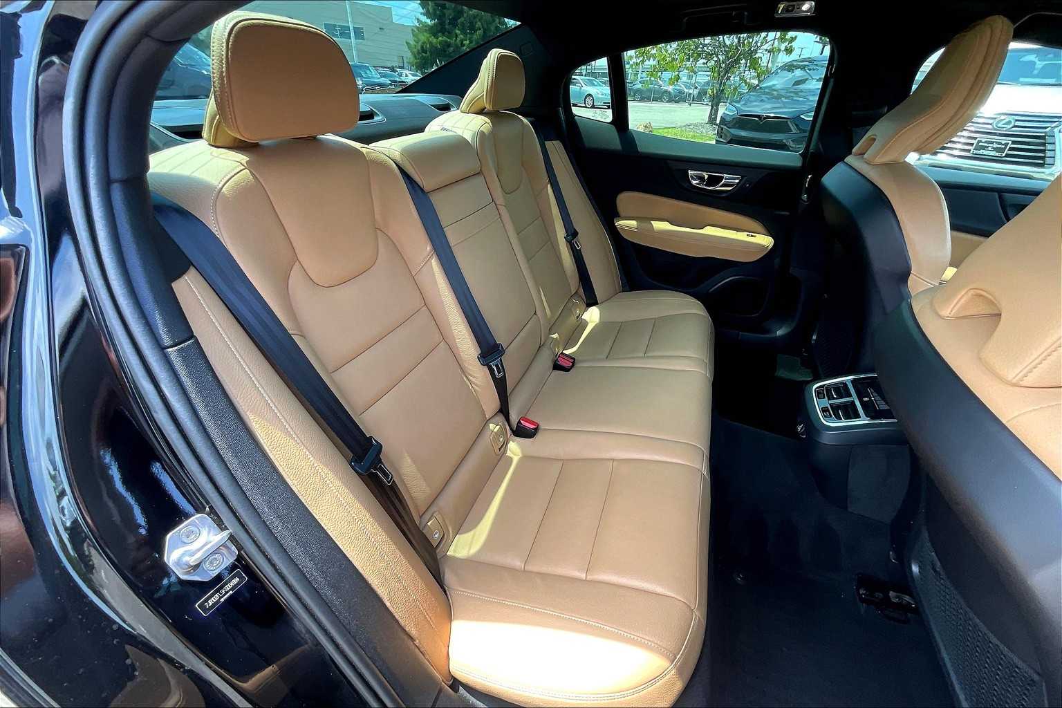 2019 Volvo S60 Inscription photo 17