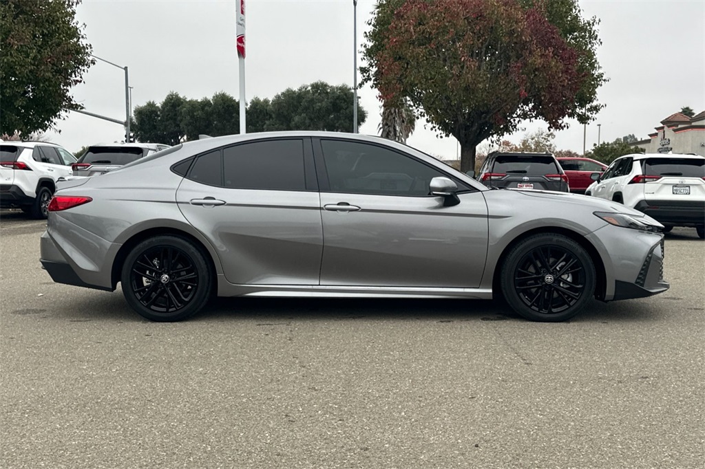 2026 Toyota Camry SE photo 3