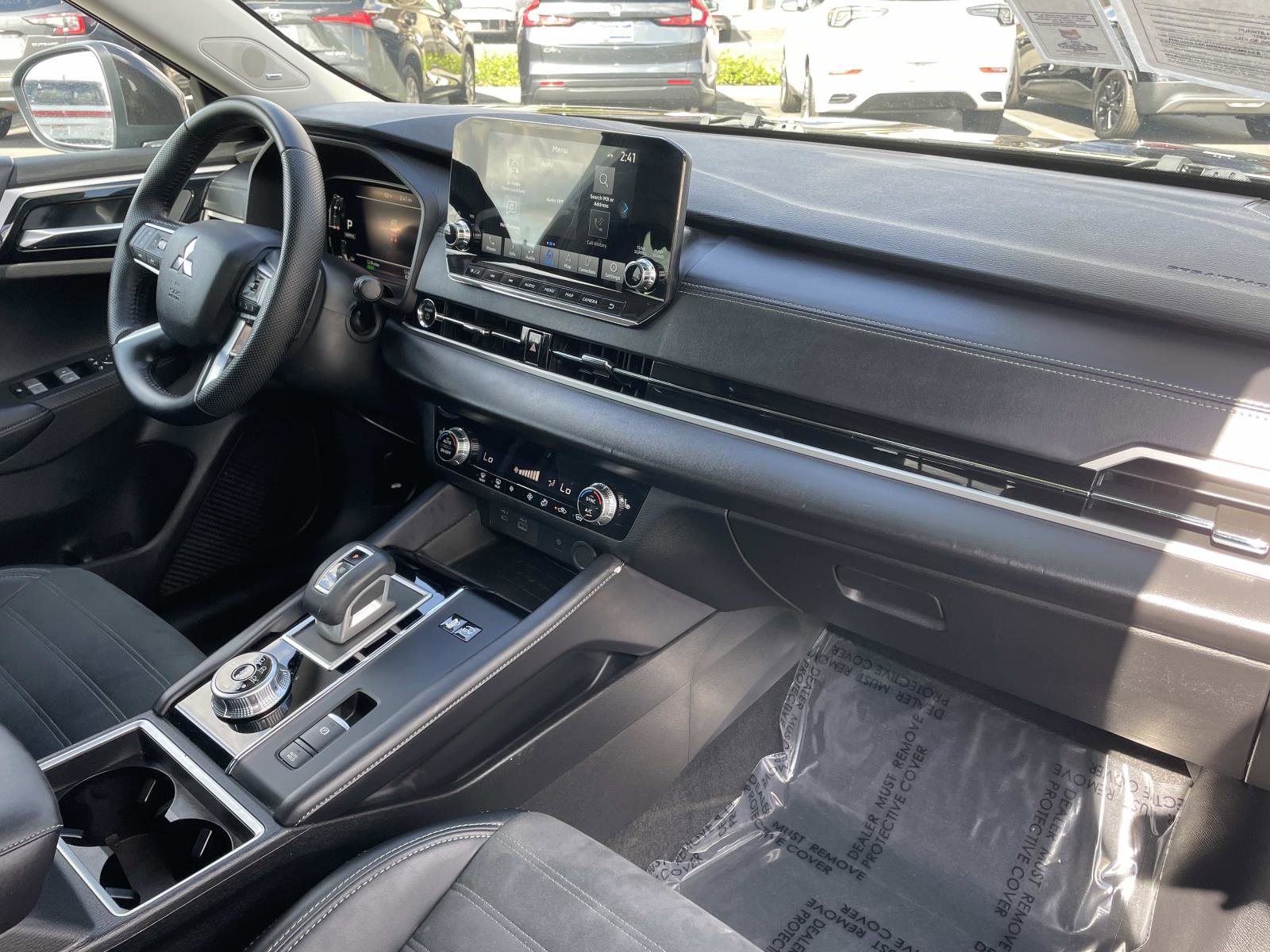 2023 Mitsubishi Outlander PHEV SE photo 26