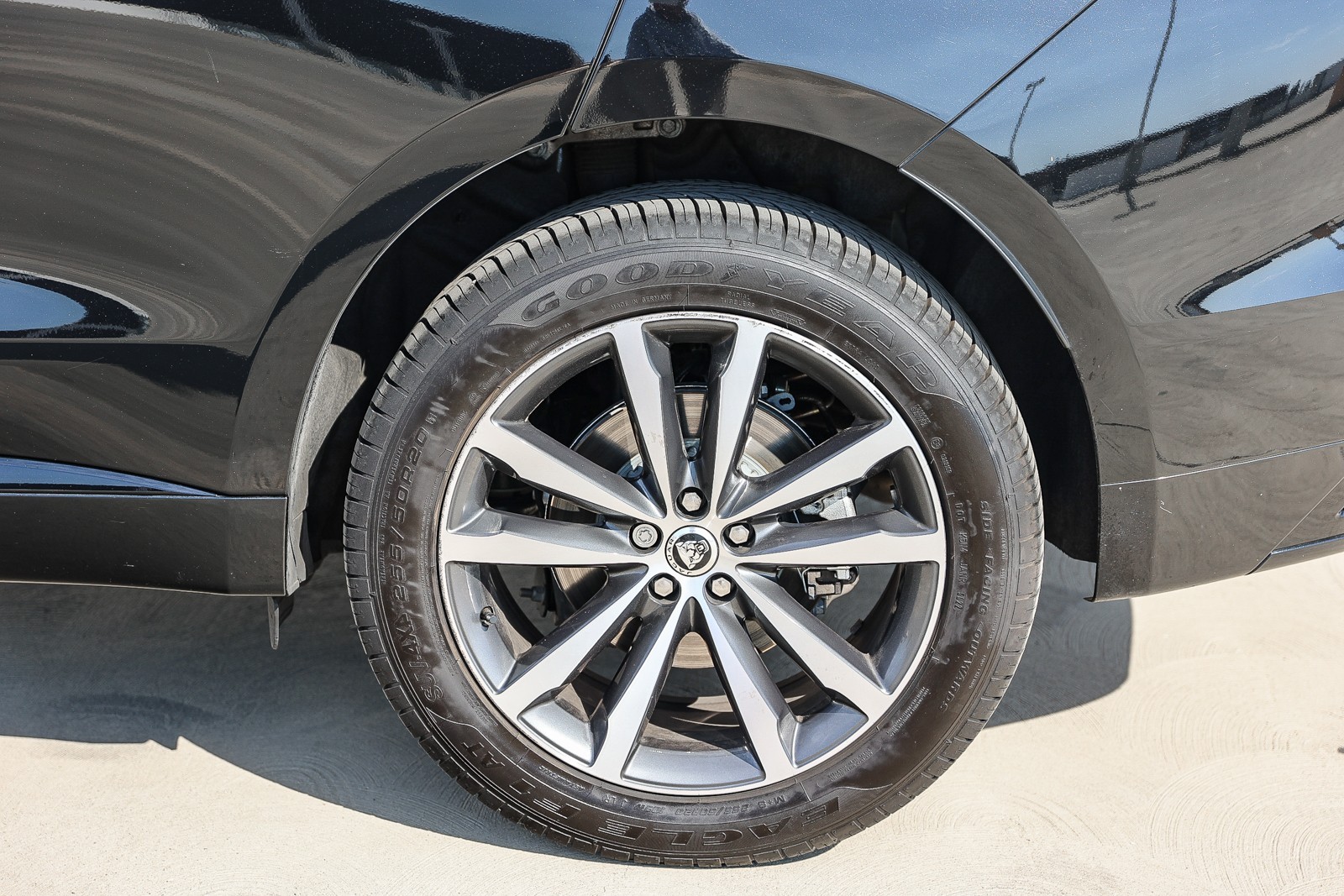 2024 Jaguar F-PACE P250 R-Dynamic S photo 9