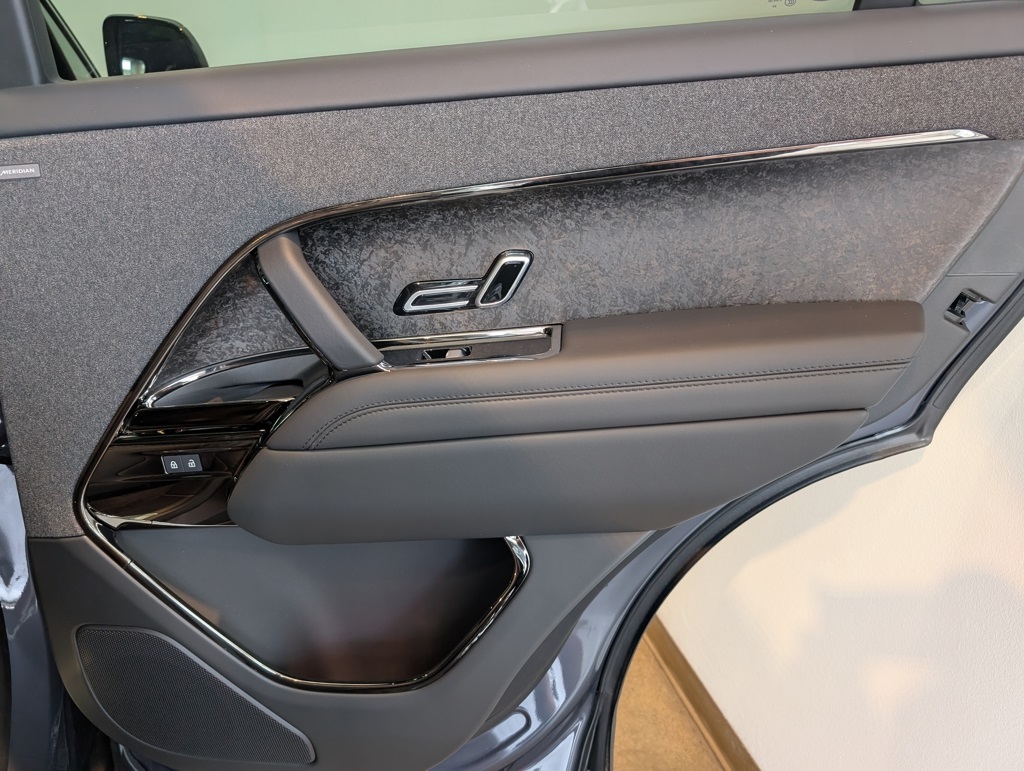 2025 Land Rover Range Rover Sport SE photo 22