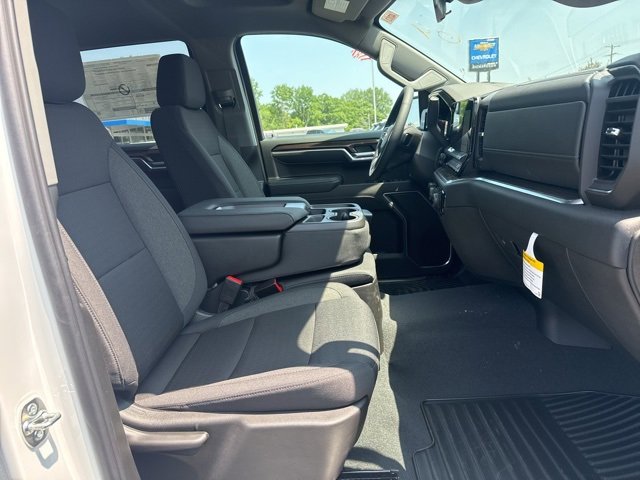 2025 Chevrolet Silverado 1500 LT photo 32
