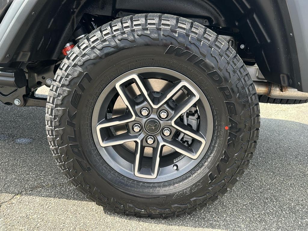 2025 Jeep Gladiator Mojave photo 14