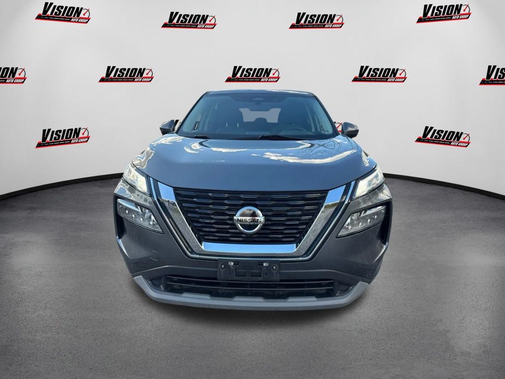 2021 Nissan Rogue SV photo 2