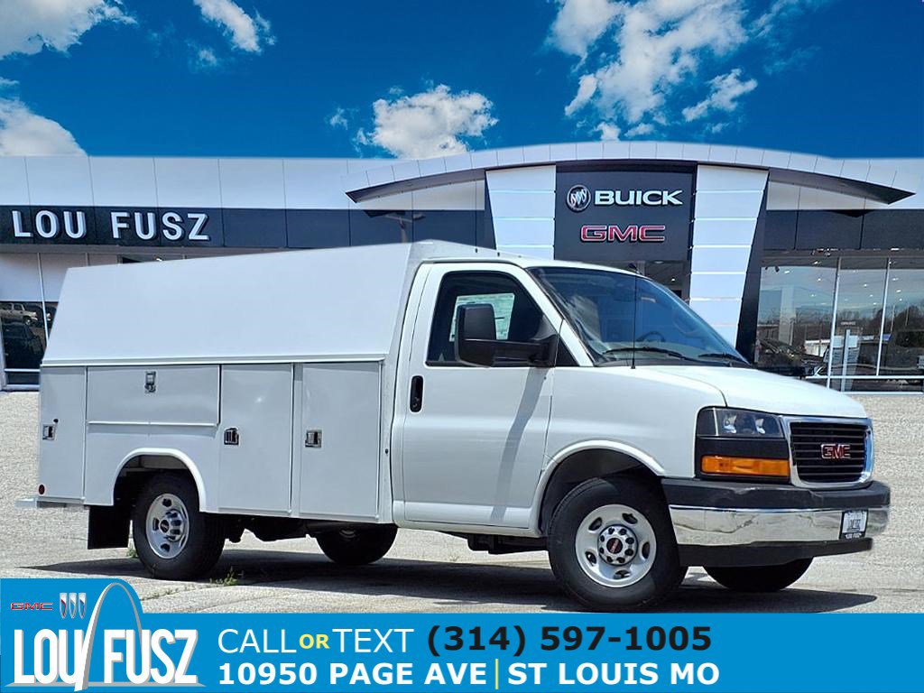 2025 GMC Savana Cutaway Work Van's photo