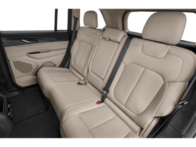 2025 Jeep Grand Cherokee Altitude photo 12