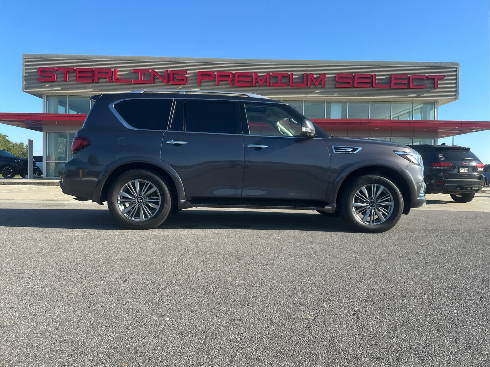 2024 INFINITI QX80 Luxe 4WD's photo