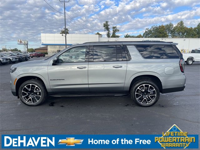 2026 Chevrolet Suburban RST photo 4
