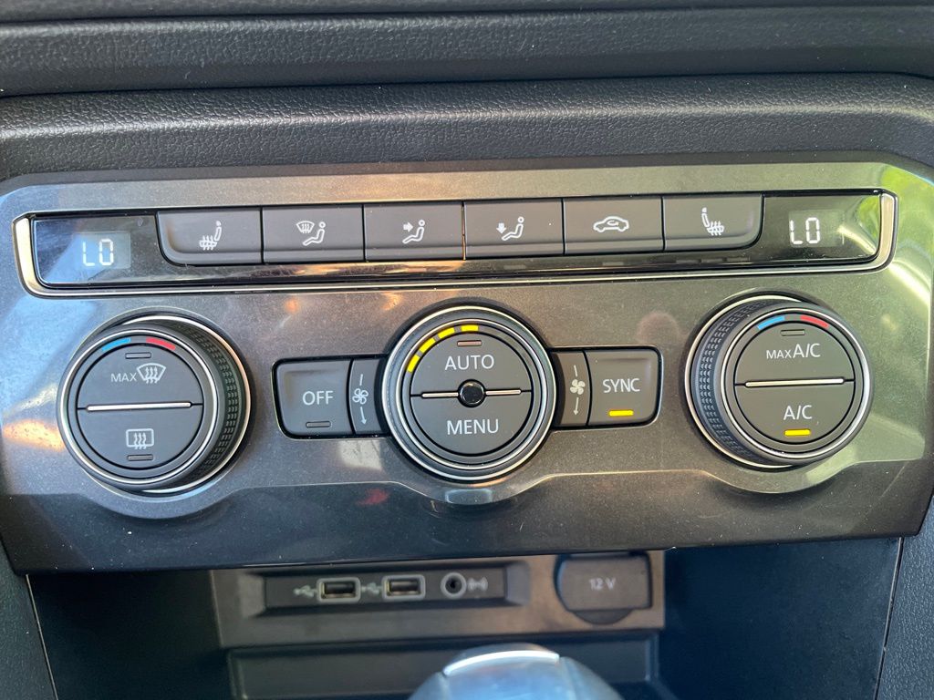2019 Volkswagen Tiguan SEL Sport photo 24