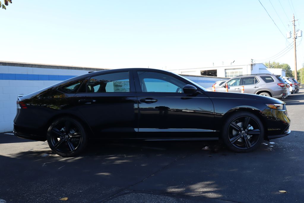 2025 Honda Accord Hybrid Sport-L photo 6