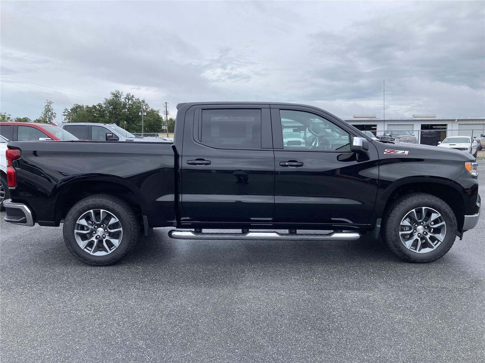 2026 Chevrolet Silverado 1500 LT photo 4