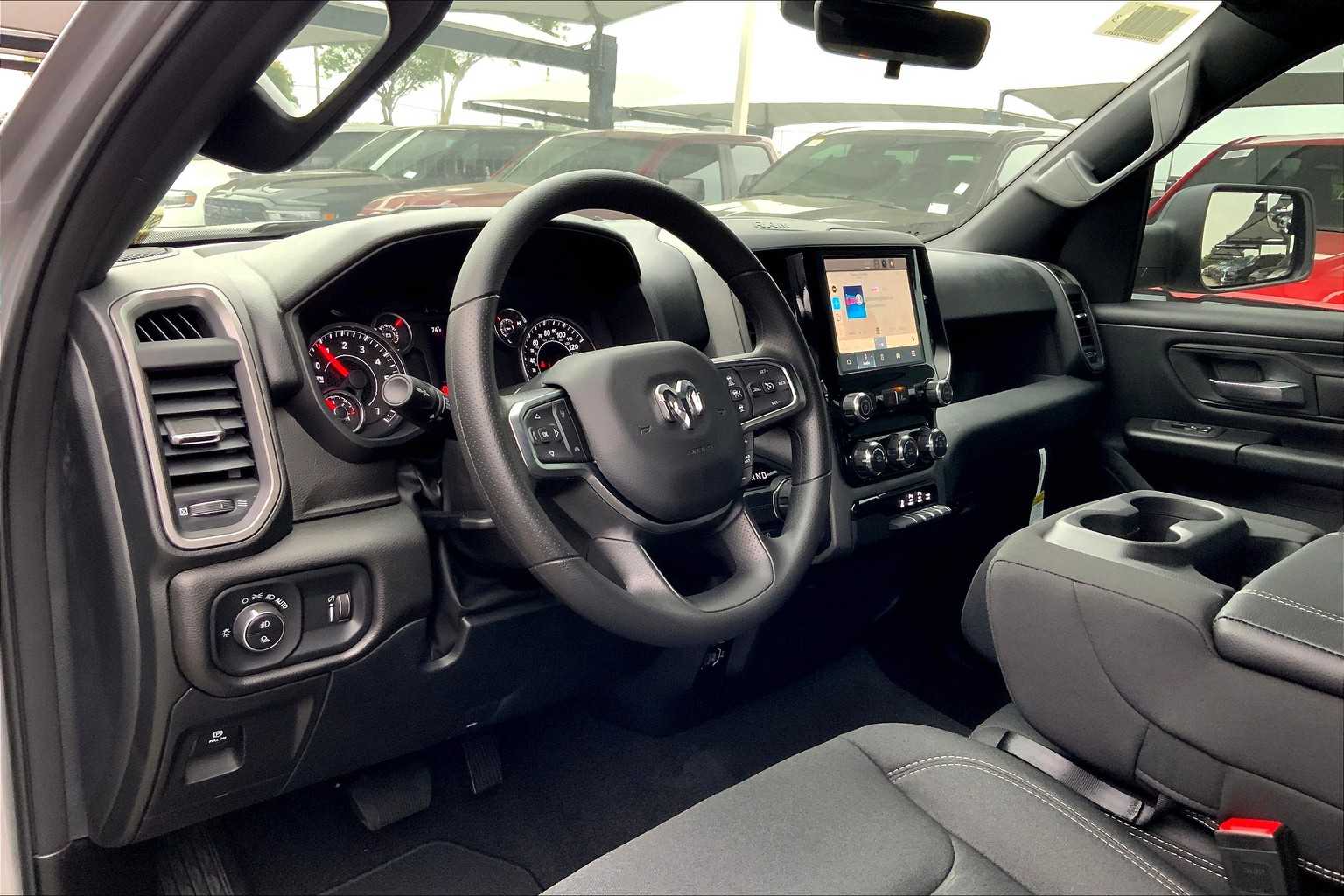 2025 Ram 1500 Tradesman photo 6