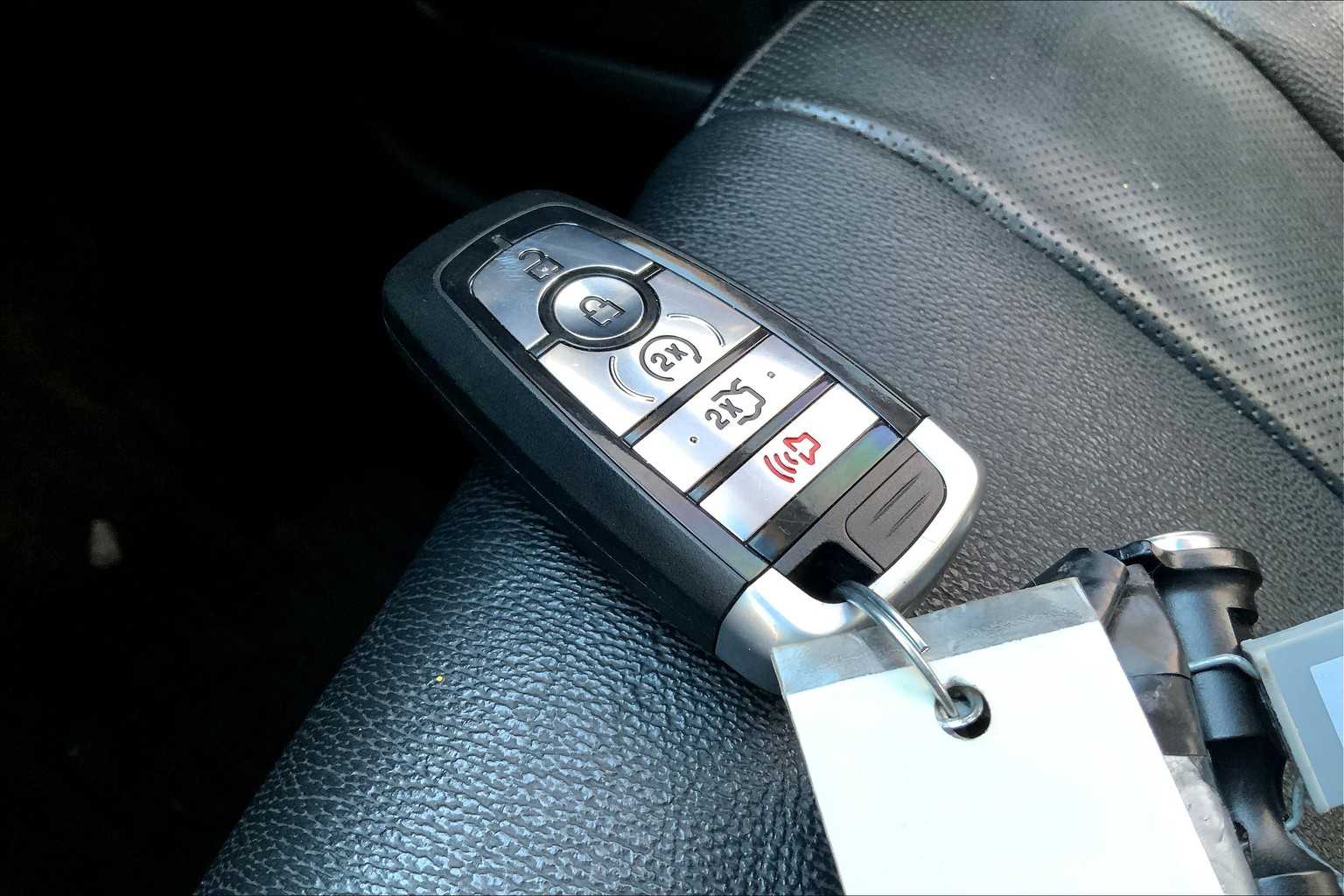2019 Ford Edge Titanium photo 11