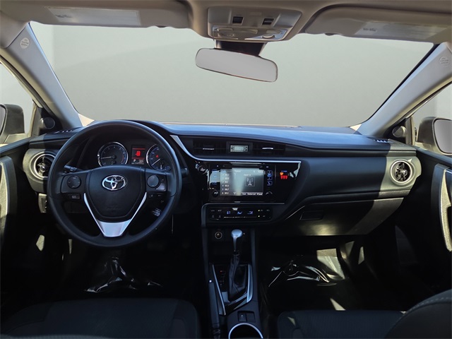 2018 Toyota Corolla LE photo 2