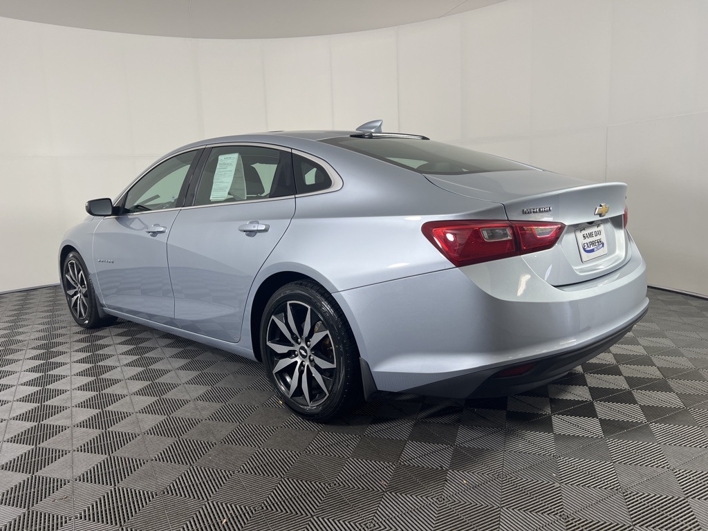 2017 Chevrolet Malibu 1LT photo 24
