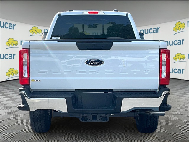 2025 Ford F-350 photo 4