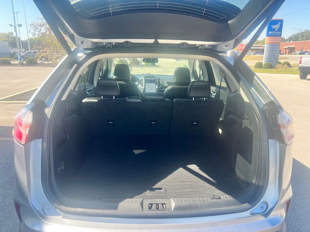 2022 Ford Edge SEL photo 20