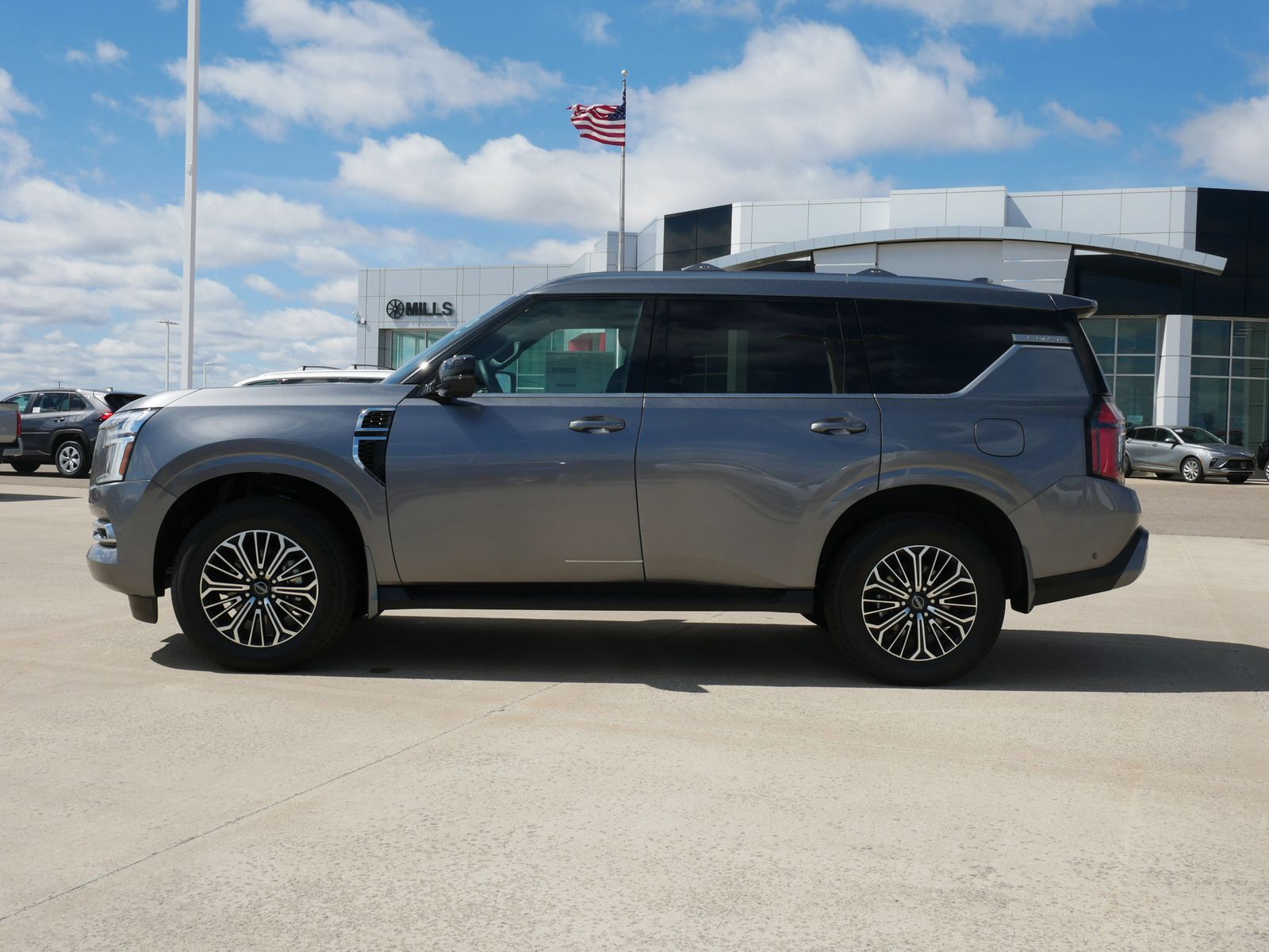 2025 Nissan Armada SL photo 2