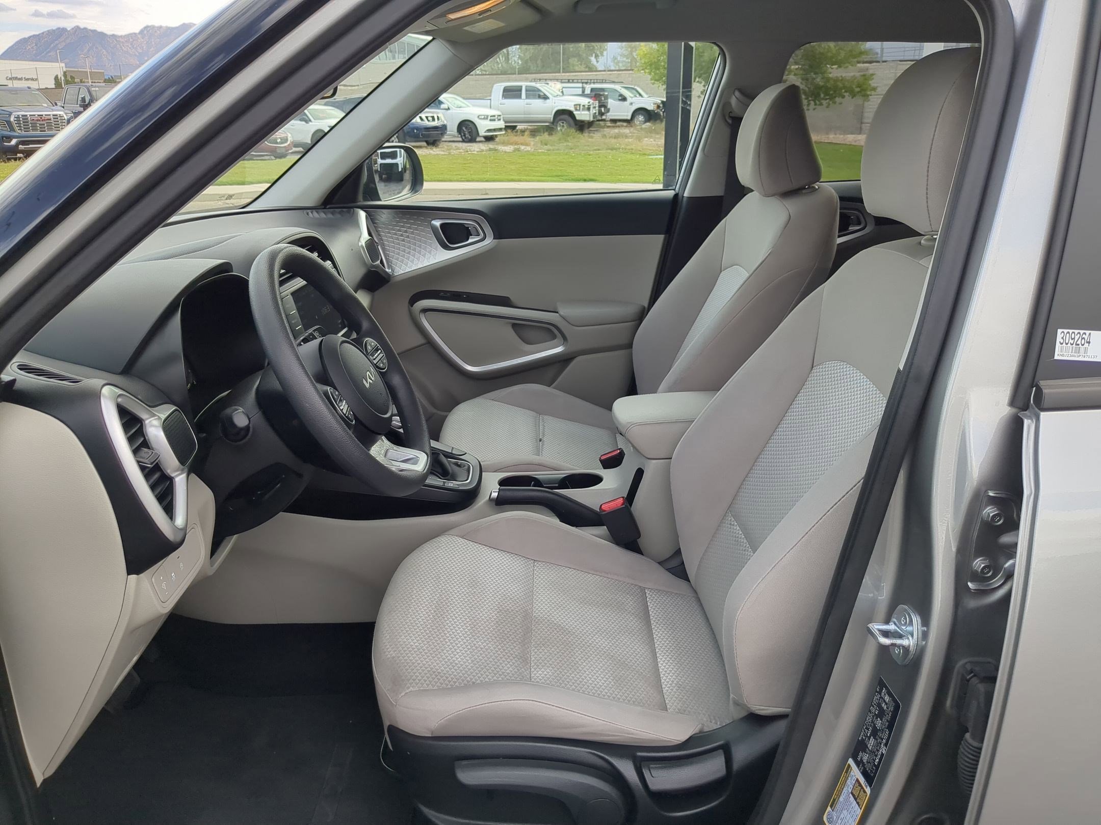 2023 Kia Soul LX photo 15