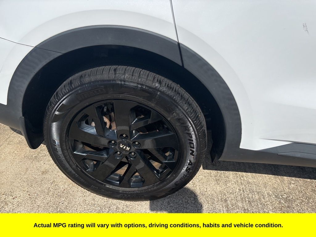 2021 Kia Sorento S photo 3