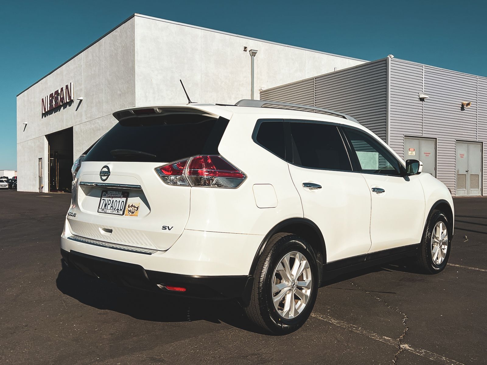 2016 Nissan Rogue SV photo 6