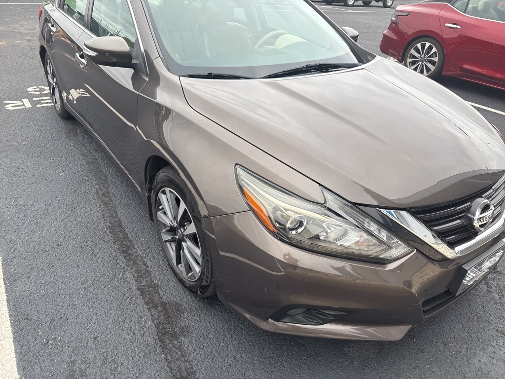 Used 2017 Nissan Altima SL with VIN 1N4AL3AP2HC275300 for sale in Andalusia, AL