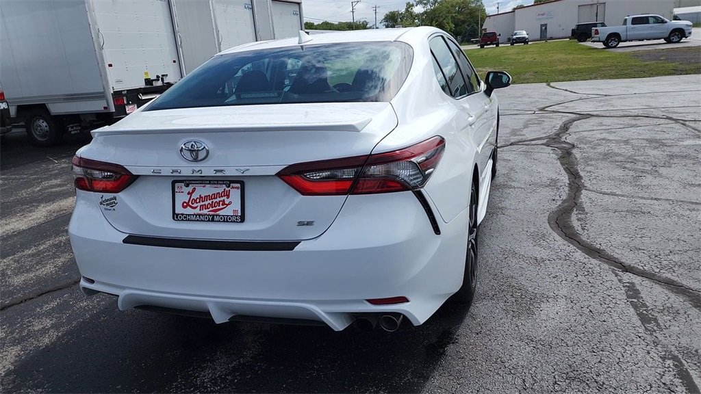 2023 Toyota Camry SE photo 4