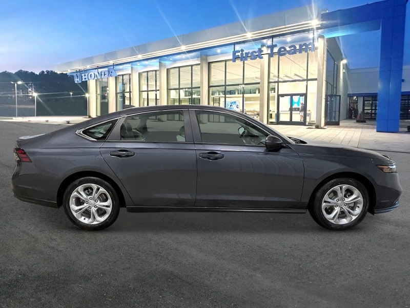 2025 Honda Accord LX photo 5