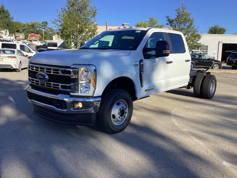 2026 Ford F-350 photo 3