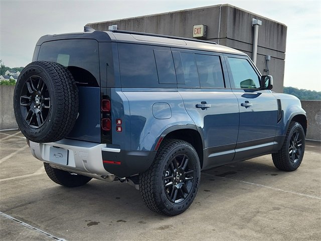 2025 Land Rover Defender 110 S photo 2