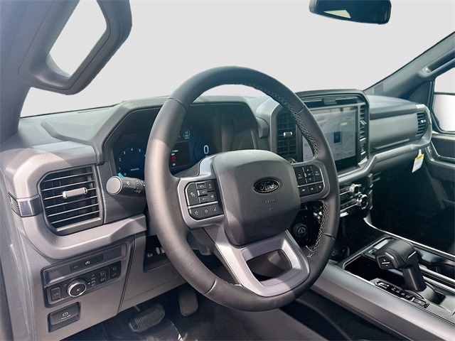 2025 Ford F-150 XLT photo 4